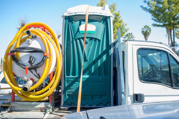 Porta potty delivery and setup in Lake Lakengren, OH