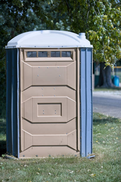 Portable Toilet Options We Offer in Lake Lakengren, OH